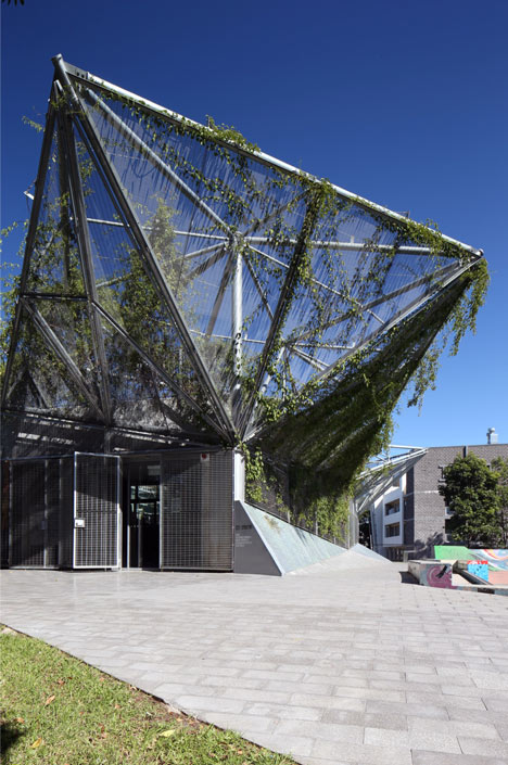 Waterloo Youth Family and Community Centre by Collins and Turner_dezeen_9