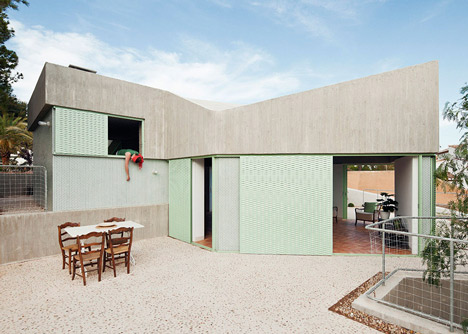 Concrete house by Langarita-Navarro photographed as a crime scene