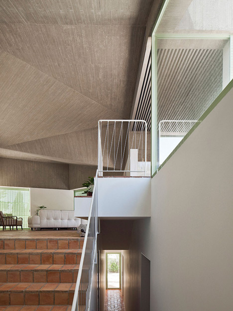 Concrete house by Langarita-Navarro photographed as a crime scene