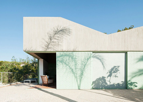 Concrete house by Langarita-Navarro photographed as a crime scene