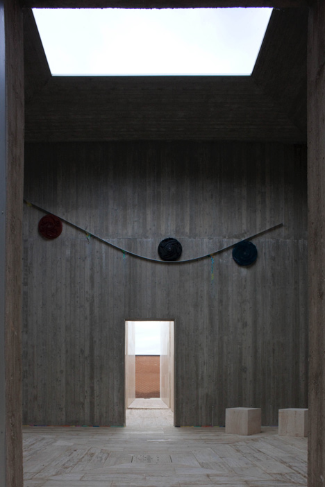 Extension to Gubbio Cemetery by Andrea Dragoni