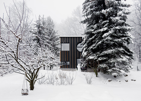 House in the woods in Hungary built in two days by T2.a Architects