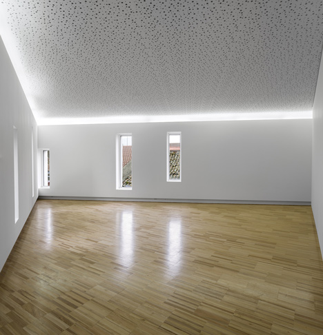 Jewish cultural centre with an acutely angled corner by Goncalo Byrne Arquitectos