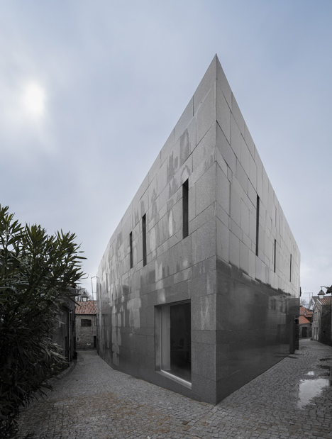 Jewish cultural centre with an acutely angled corner by Goncalo Byrne Arquitectos