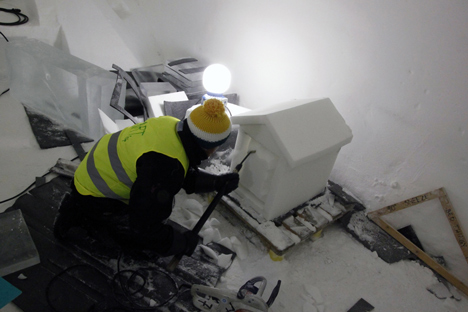 Parisian city skyline carved into an Icehotel room by Les ateliers de Germaine