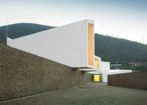 Rowing High Performance Centre in Pocinho by Alvaro Fernandes Andrade