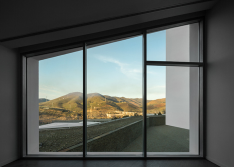Rowing High Performance Centre in Pocinho by Alvaro Fernandes Andrade