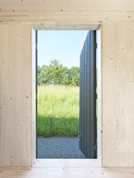Small museum pavilion designed to resemble a rural shed by Von M
