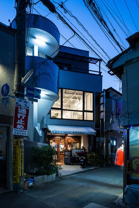 Vine Hair Salon by Sohei Arao of Sides Core