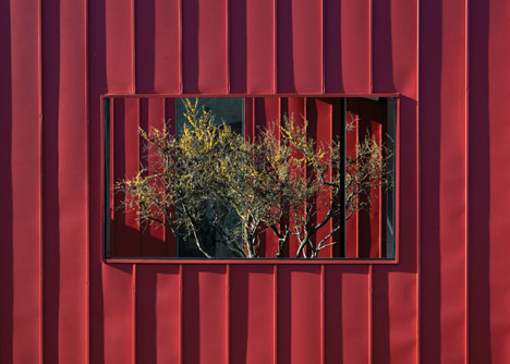 WA House in Chile by MAPA