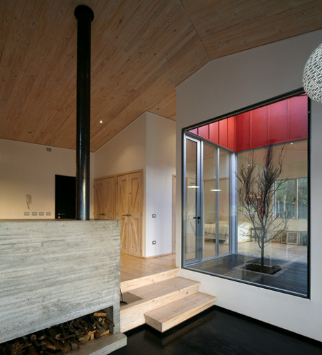 WA House in Chile by MAPA
