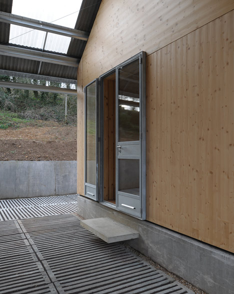 Architecture Archive and Office by Hugh Strange Architects