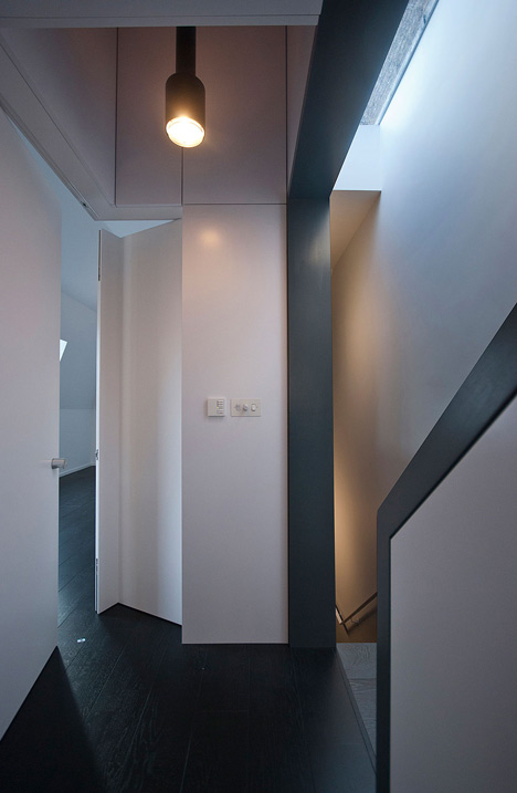 Cascade House by PATALAB Architecture
