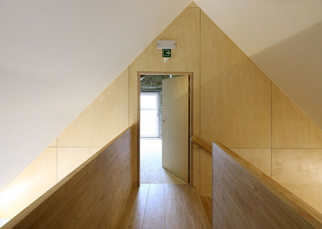Community Centre Westvleteren by Atelier Tom Vanhee contrasts old and new bricks