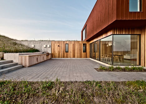 Frogs Hollow by Williamson Chong Architects