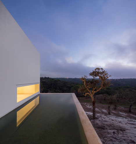 House in Fontinha by Manuel Aires Mateus