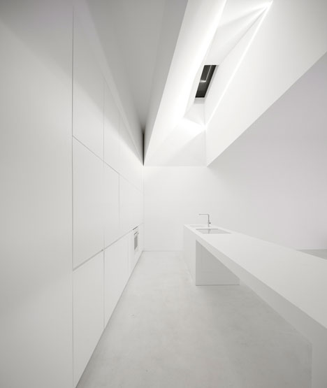 House in Fontinha by Manuel Aires Mateus