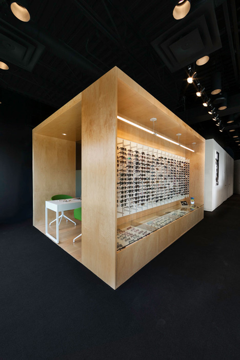 La SHED Architecture separates eye clinic into black and white zones