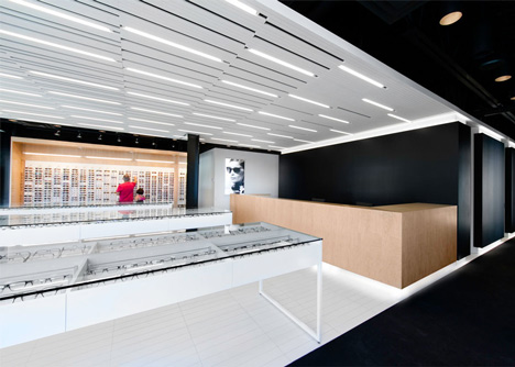 La SHED Architecture separates eye clinic into black and white zones