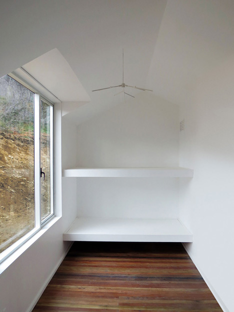 MAPA architects create sheds within sheds for Chilean mountain hideaway