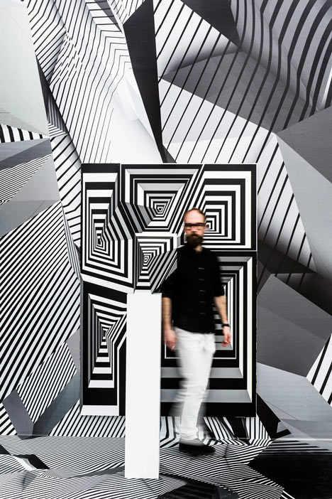 Monochrome graphics create optical illusions at Tobias Rehberger's solo exhibition