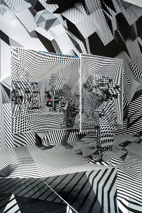 Monochrome graphics create optical illusions at Tobias Rehberger's solo exhibition