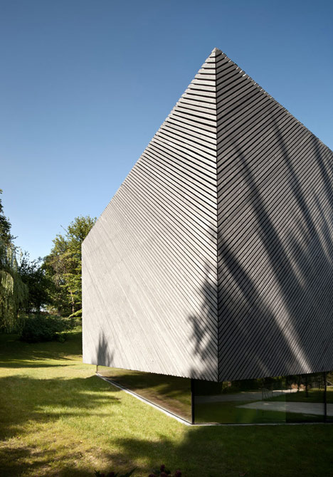 Multi family house in Eichgraben by Franz Architekten