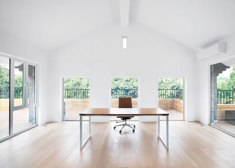 Office renovation by Daipu Architects