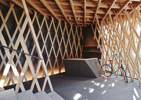 SunnyHills cake shop by Kengo Kuma encased within intricate timber lattice