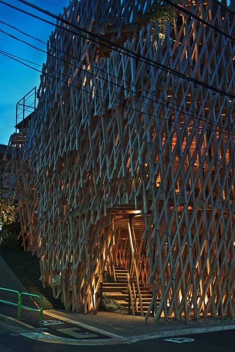 SunnyHills cake shop by Kengo Kuma encased within intricate timber lattice