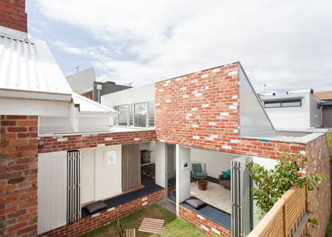 Turnaround House by Architecture Architecture opens onto a courtyard