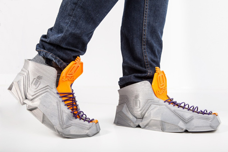 3D-printed shoes by Recreus scrunch up to fit into pockets