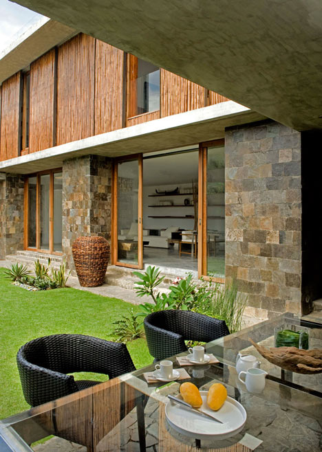 Bamboo clad house in the Philippines by Atelier Sacha Cotture