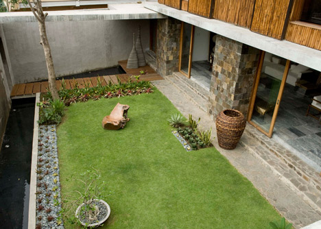 Bamboo clad house in the Philippines by Atelier Sacha Cotture