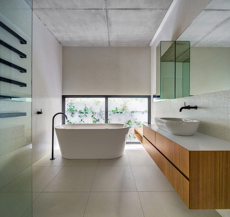 Glebe House by Nobbs Radford Architects extends a Sydney residence