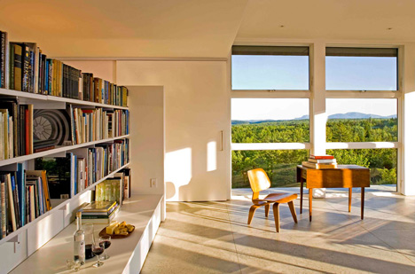 Maine residence by Bruce Norelius Studio reveals ageing with a fading cedar facade