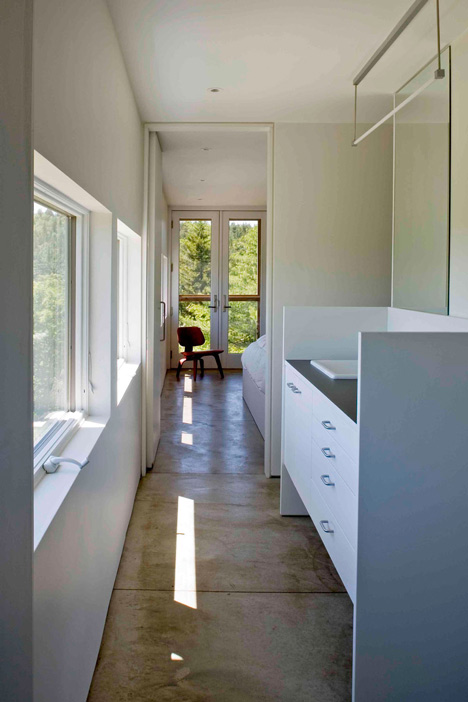 Maine residence by Bruce Norelius Studio reveals ageing with a fading cedar facade