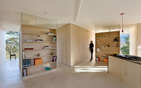 Moose Road house by Mork-Ulnes Architects frames the Californian landscape