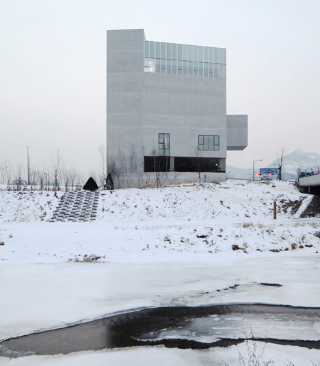 Nameless Architecture adds concrete church to growing Korean town