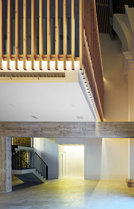 Restoration and adaptation of a 16th century Chapel in Brihuega by Adam Bresnick