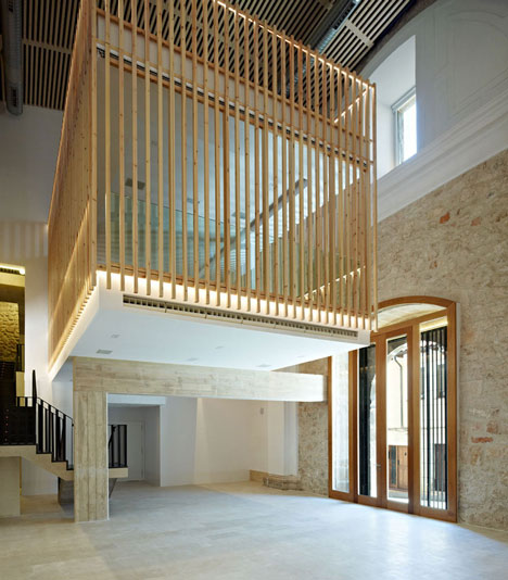 Restoration and adaptation of a 16th century Chapel in Brihuega by Adam Bresnick