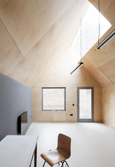 School gatehouse built on a strict budget by Jonathan Tuckey Design