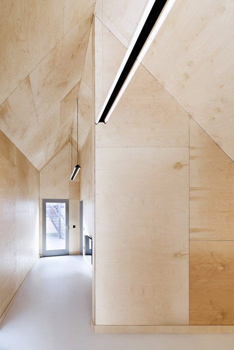 School gatehouse built on a strict budget by Jonathan Tuckey Design