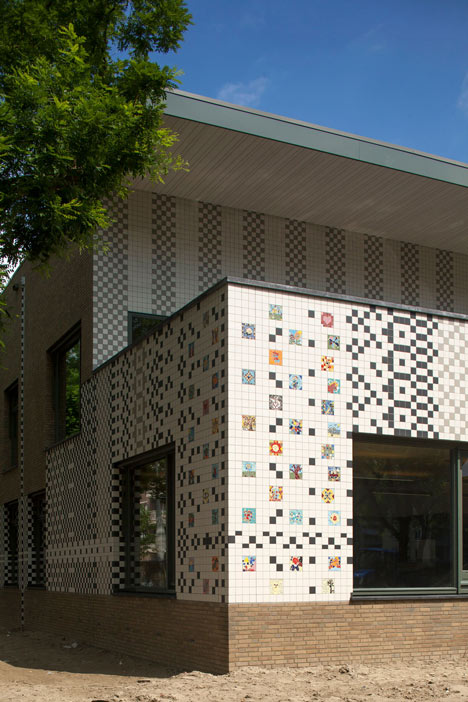 School in Rotterdam decorated with tiles based on traditional Dutch patterns