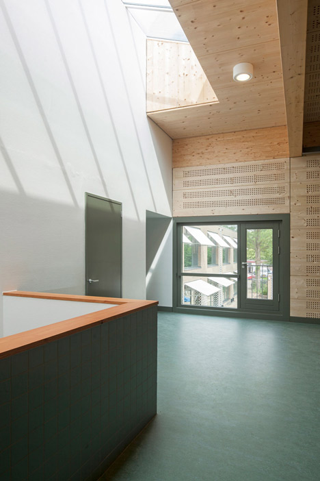 School in Rotterdam decorated with tiles based on traditional Dutch patterns
