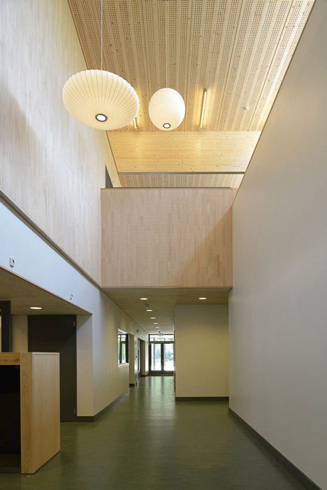School in Rotterdam decorated with tiles based on traditional Dutch patterns