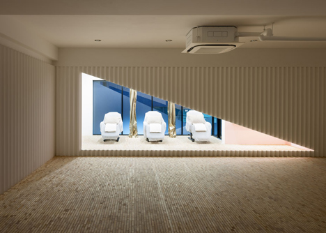 The Nail Salon Kolmio+LIM by Yusuke Seki