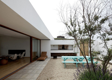 Tunquen House by Nicolas Lipthay Allen and L2C