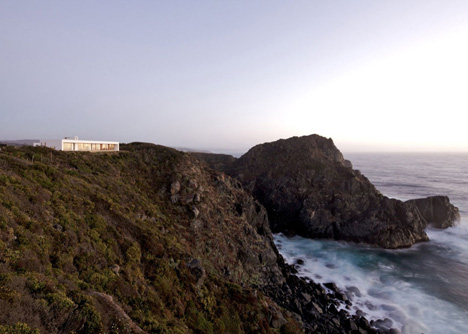Tunquen House by Nicolas Lipthay Allen and L2C
