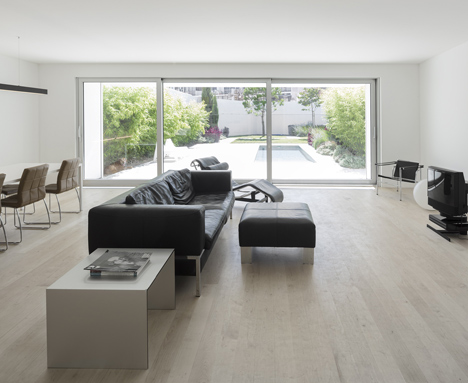 Parede 11 house by Humberto Conde has hinged protective panels